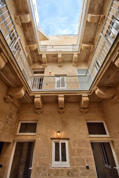 Vallettastay Old Lodge Apartment 4 Exteriér fotografie